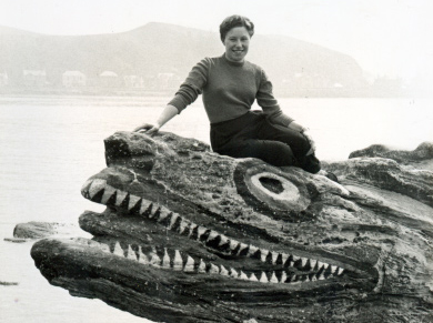 A classic way to pose on the Crocodile Rock.